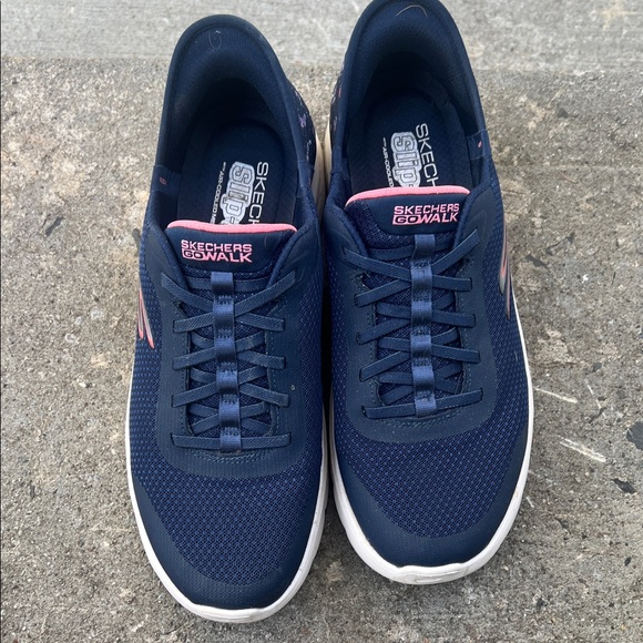 Skechers Men's Go Walk Navy and Pink Sneakers - Picture 1 of 2